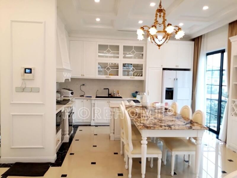 Morehome đã thiết kế và thi công một công trình nội thất đồ gỗ tân cổ điển đẹp bằng gỗ tự nhiên.